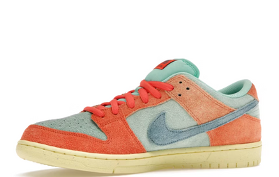 Nike SB Dunk Low "Orange Emerald Rise"