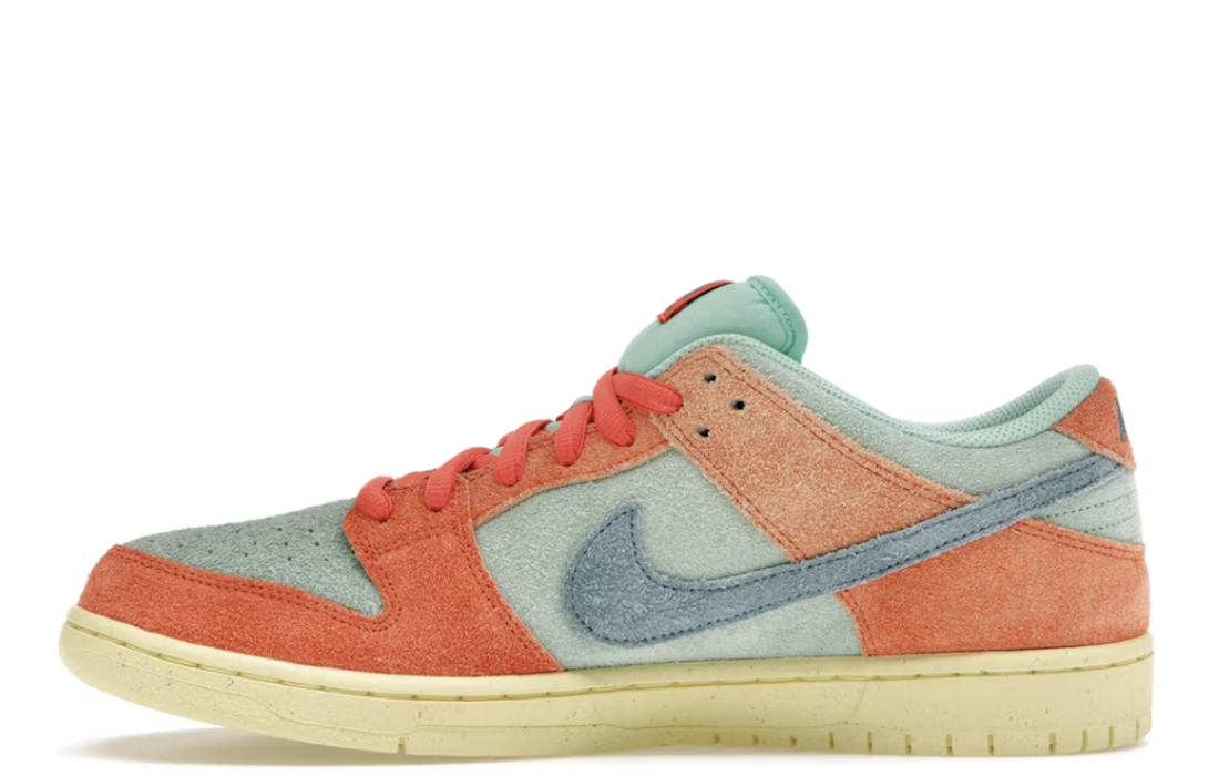 Nike SB Dunk Low "Orange Emerald Rise"