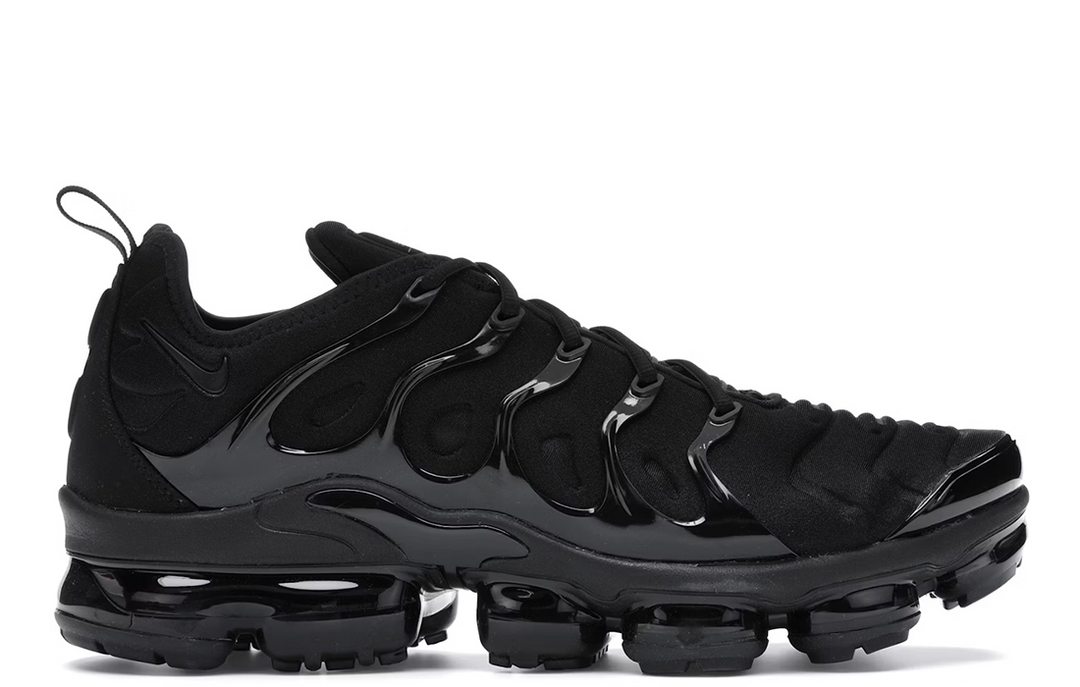 black nike vapormax plus men's