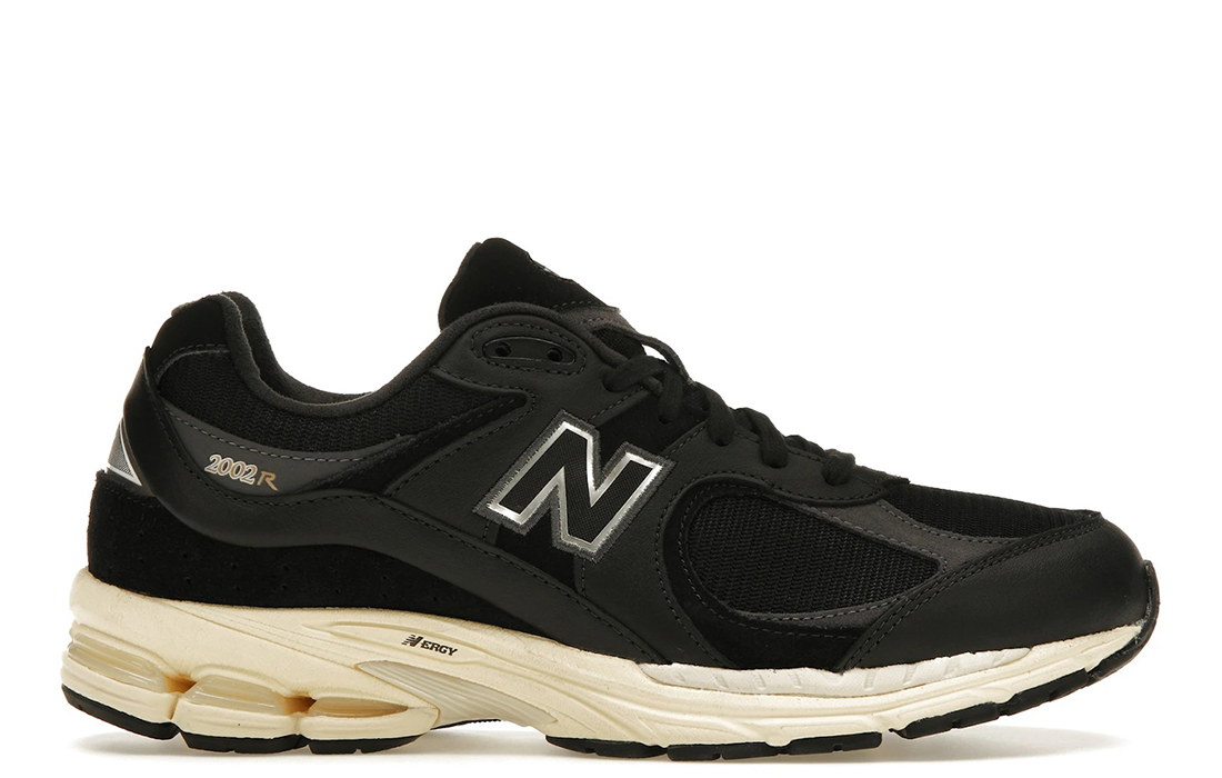 New Balance 2002R "Black Vintage"