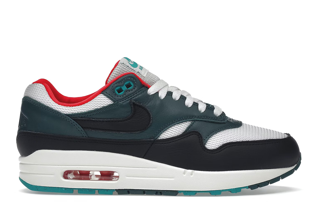 Nike Air Max 1 "LeBron James Liverpool F.C."